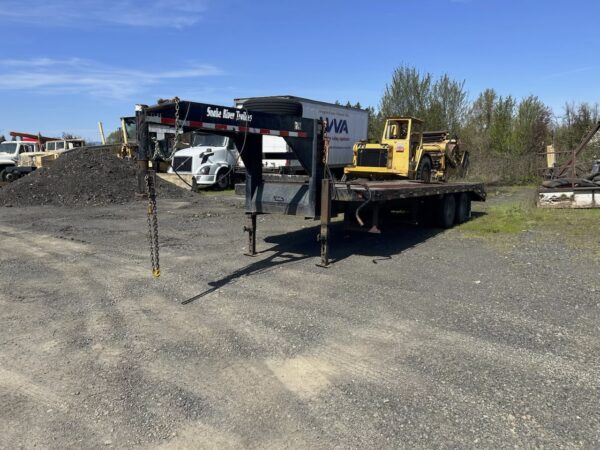 2006 96" X 24' Snake River Gooseneck Trailer - Image 2