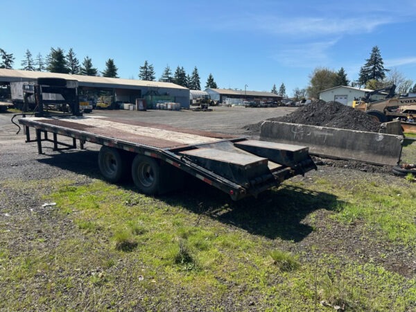 2006 96" X 24' Snake River Gooseneck Trailer - Image 11