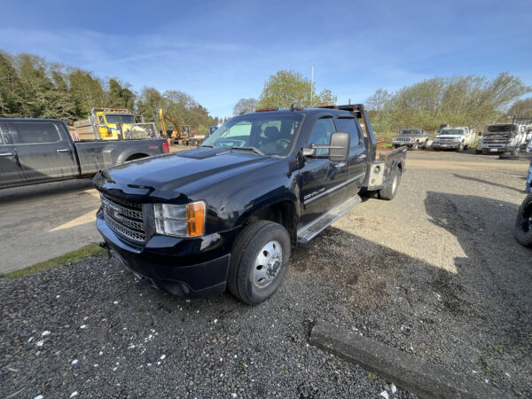 2011 GMC Denali HD W/ Flatbed