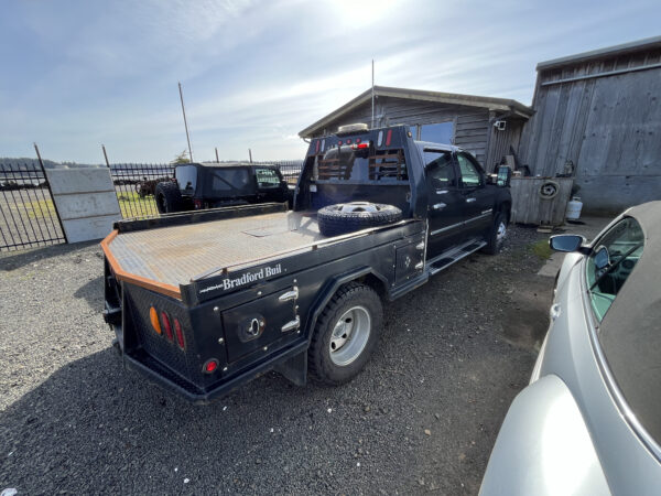 2011 GMC Denali HD W/ Flatbed - Image 3