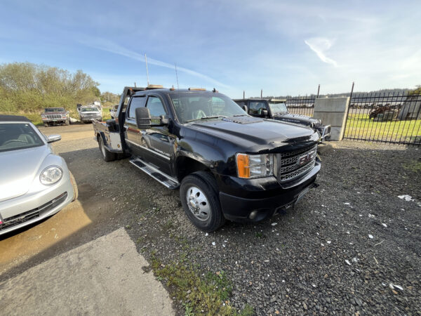 2011 GMC Denali HD W/ Flatbed - Image 4