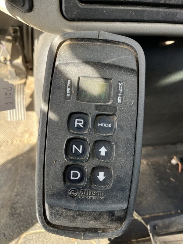 2009 International 4300 Altec T40C Bucket Truck - Image 13
