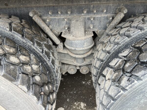 1996 Freightliner FLD112 Transfer Truck - Image 7