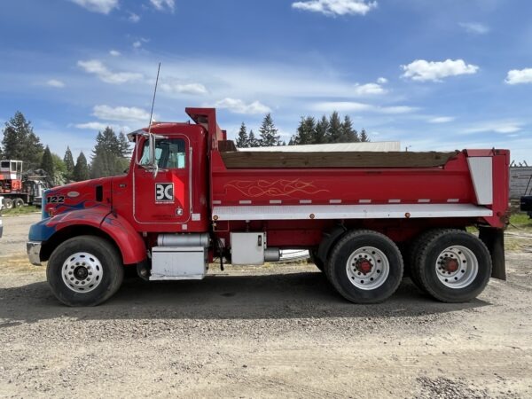 1997 Peterbilt 330 Dump Truck - Image 3