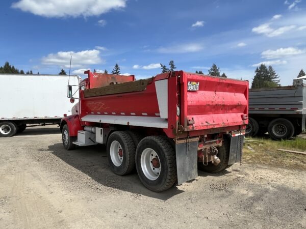1997 Peterbilt 330 Dump Truck - Image 4