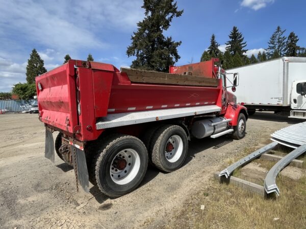 1997 Peterbilt 330 Dump Truck - Image 6