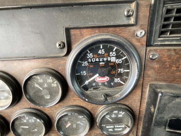 1997 Peterbilt 330 Dump Truck - Image 15