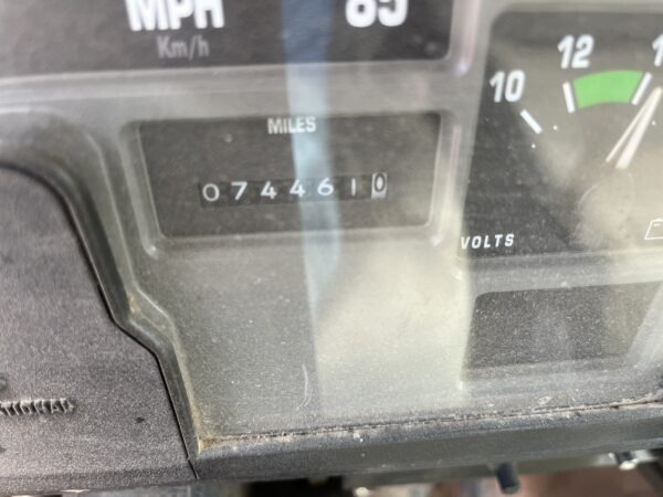 2000 International 4700 Box / Lube Truck - Image 15