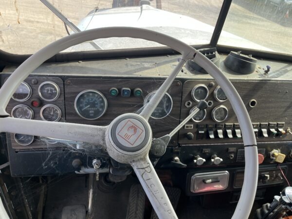 1979 Kenworth with Prentice D-610 Log Loader - Image 11