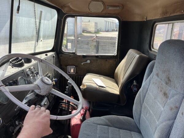 1979 Kenworth with Prentice D-610 Log Loader - Image 10