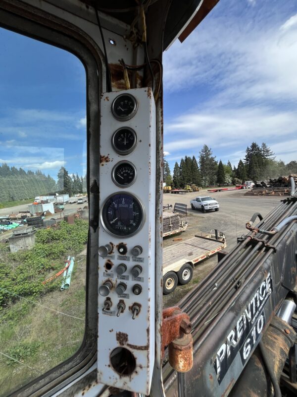 1979 Kenworth with Prentice D-610 Log Loader - Image 15