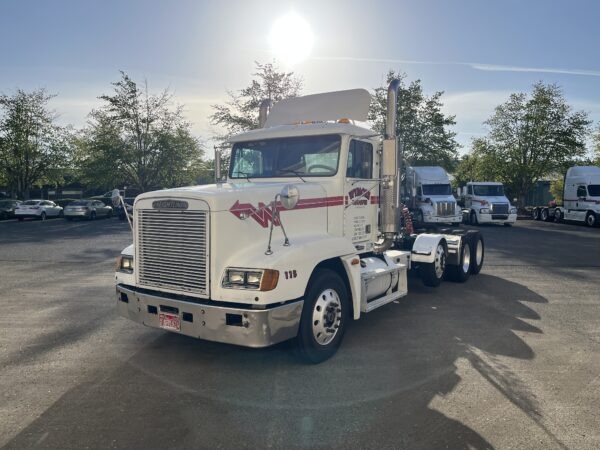 2000 Freightliner FLD 120