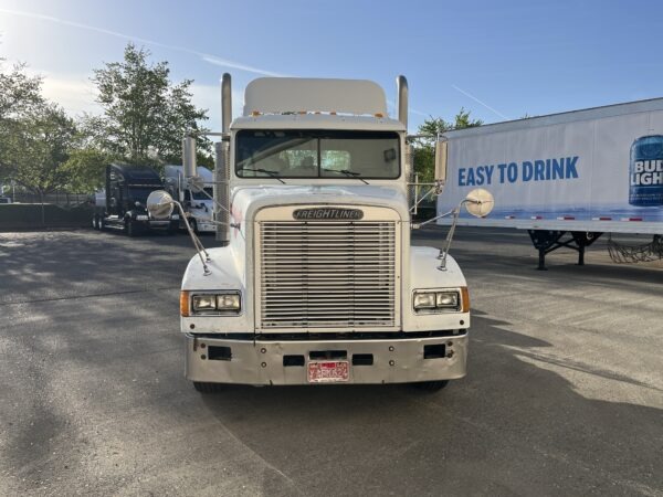 2000 Freightliner FLD 120 - Image 12