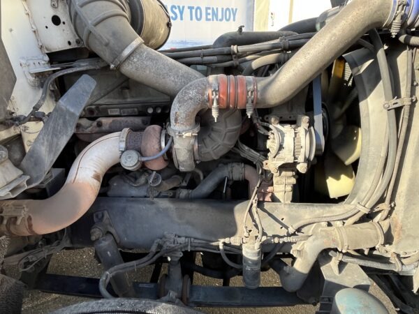 2000 Freightliner FLD 120 - Image 2