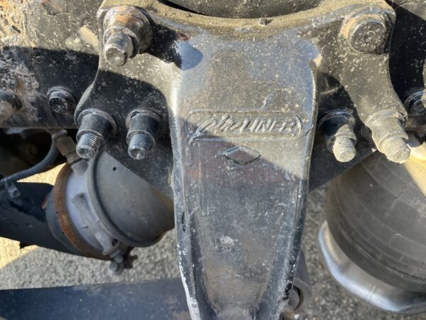 2000 Freightliner FLD 120 - Image 19