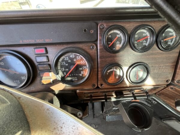 2000 Freightliner FLD 120 - Image 16