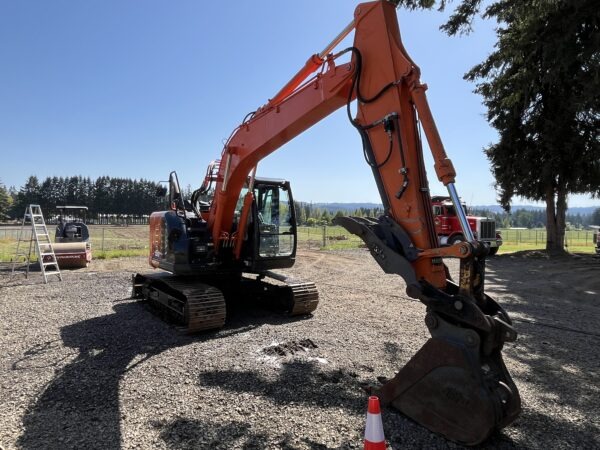 2018 Hitachi ZX135 Excavator - Image 12