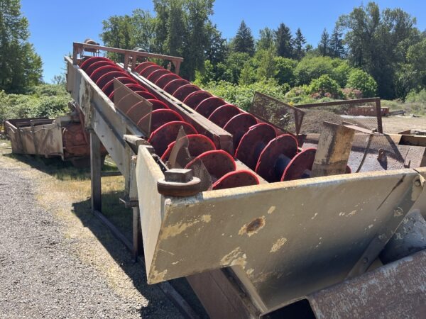 Twin Sandscrew 36' X 24'