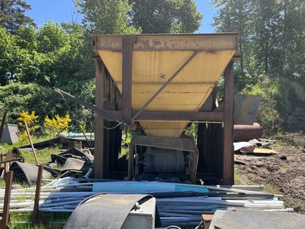 17' X 11' Feed Hopper - Image 9
