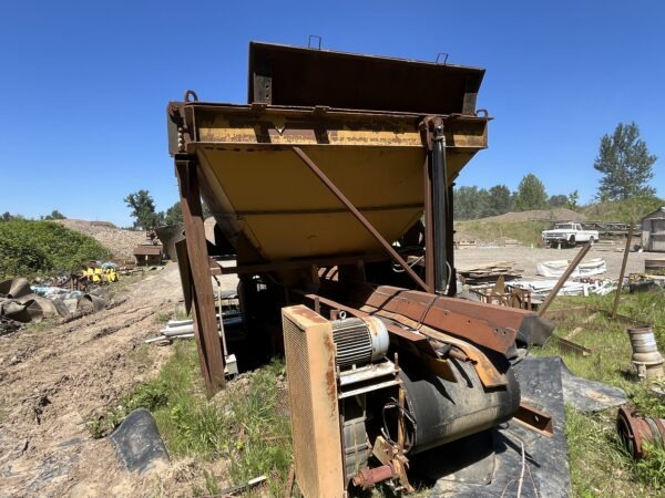 17' X 11' Feed Hopper - Image 7