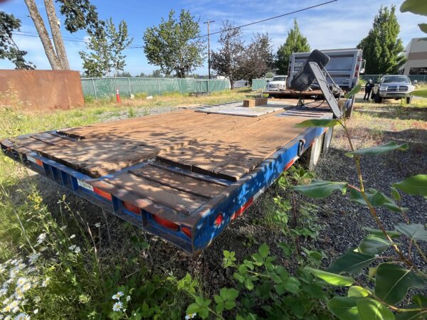 1986 Tow Master T-24 Flat Deck Trailer - Image 6