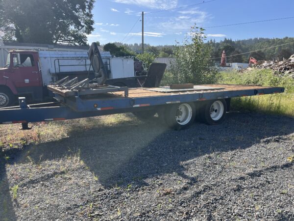 1986 Tow Master T-24 Flat Deck Trailer