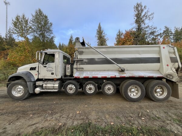 2008 Mack GU713 6 Axle Dump Truck - Image 3