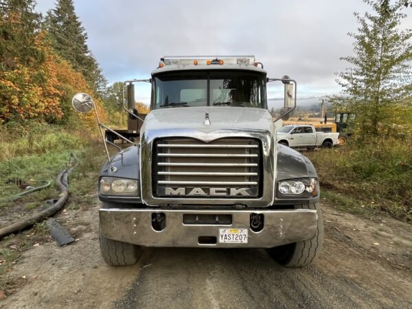 2008 Mack GU713 6 Axle Dump Truck - Image 14