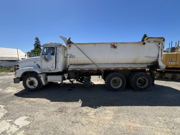 Parting Out Freightliner FLD 112 - Image 2