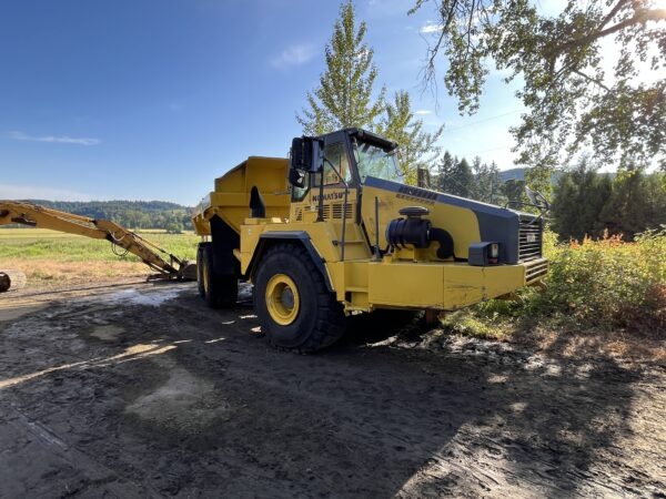 2006 Komatsu HM400-2 Haul Truck - Image 8