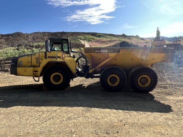 2011 Komatsu HM400-2 Haul Truck - Image 3