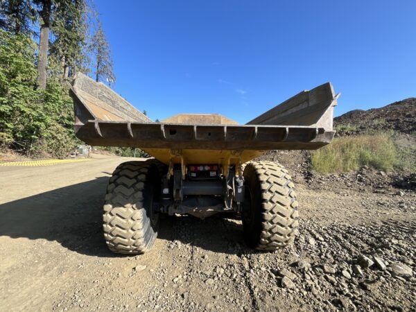 2011 Komatsu HM400-2 Haul Truck - Image 5