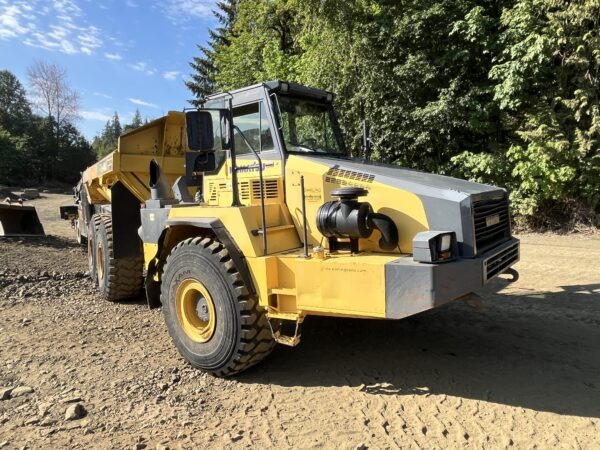 2011 Komatsu HM400-2 Haul Truck - Image 8