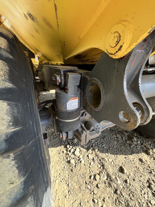 2011 Komatsu HM400-2 Haul Truck - Image 23