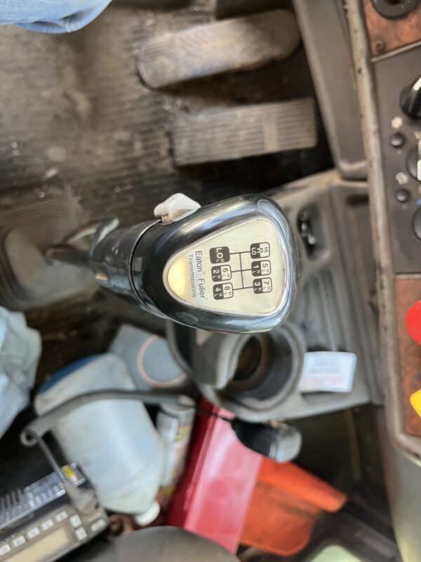 2001 Kenworth T800 Transfer - Image 15