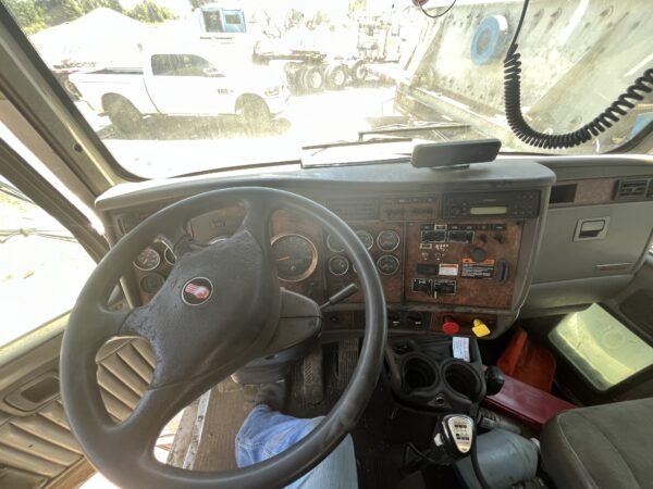 2001 Kenworth T800 Transfer - Image 16