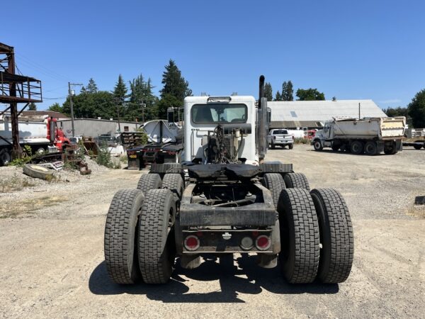 2010 Peterbilt 386 4 Axle Day Cab Truck - Image 5