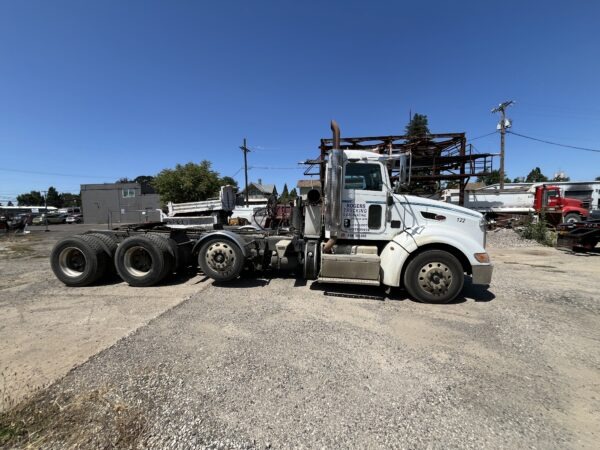 2010 Peterbilt 386 4 Axle Day Cab Truck - Image 7