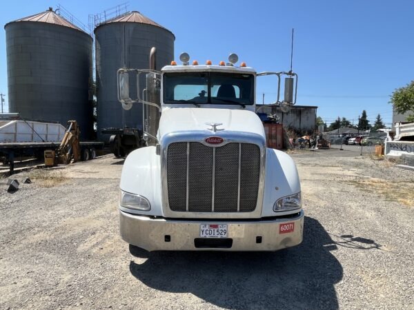 2010 Peterbilt 386 4 Axle Day Cab Truck - Image 9