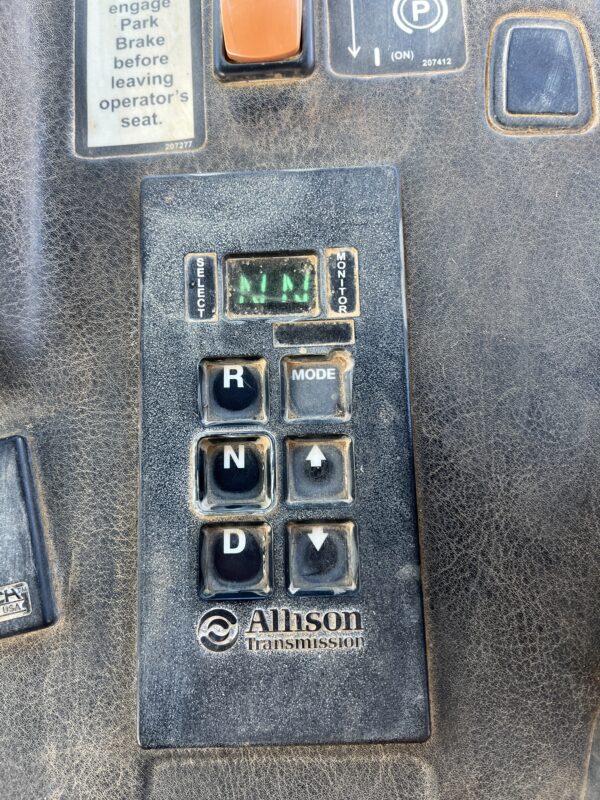 2007 John Deere 400D Haul Truck - Image 26