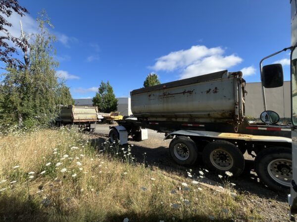 1996 Peterbilt 377 Transfer Dump Truck - Image 7