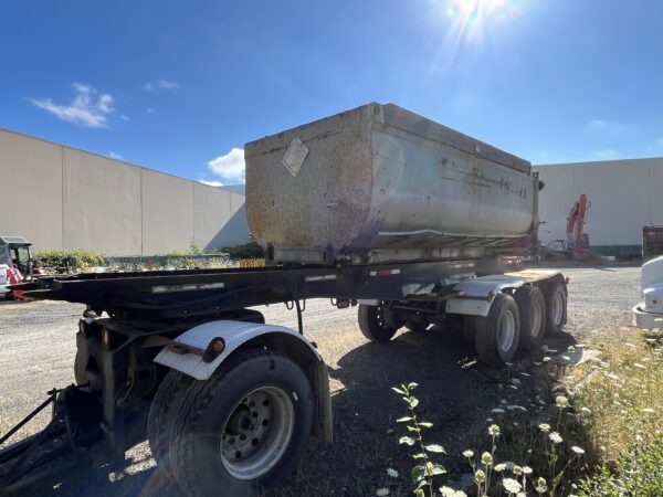 1996 Peterbilt 377 Transfer Dump Truck - Image 8