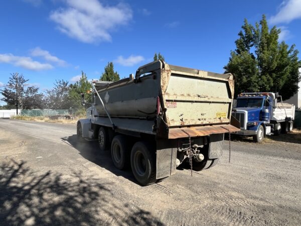 1996 Peterbilt 377 Transfer Dump Truck - Image 9