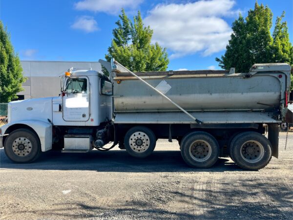 1996 Peterbilt 377 Transfer Dump Truck - Image 10