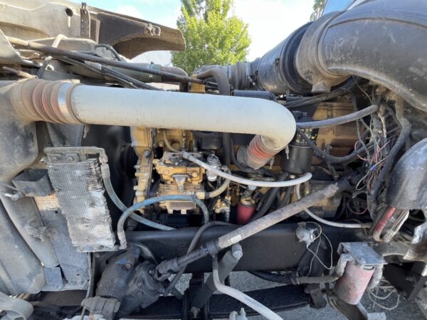 1996 Peterbilt 377 Transfer Dump Truck - Image 13