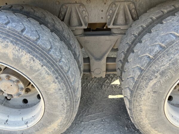 1996 Peterbilt 377 Transfer Dump Truck - Image 17