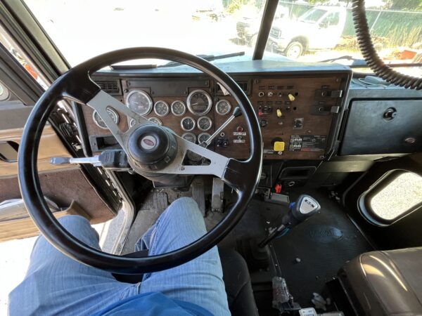 1996 Peterbilt 377 Transfer Dump Truck - Image 19