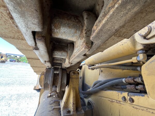 2005 Caterpillar D5N BullDozer - Image 9