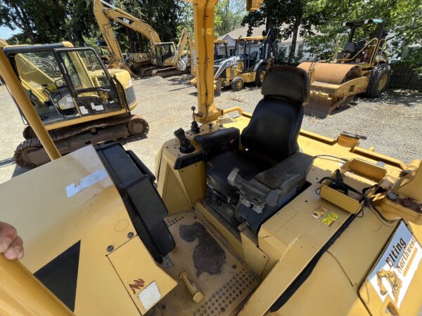 2005 Caterpillar D5N BullDozer - Image 10
