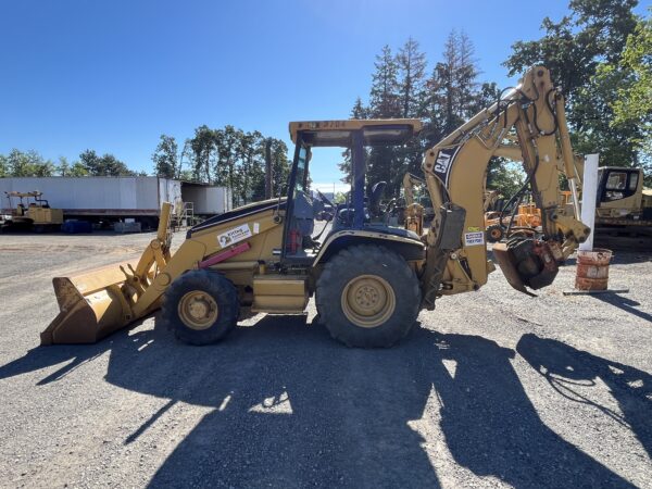 2005 Caterpillar 420D Backhoe 4X4 - Image 2